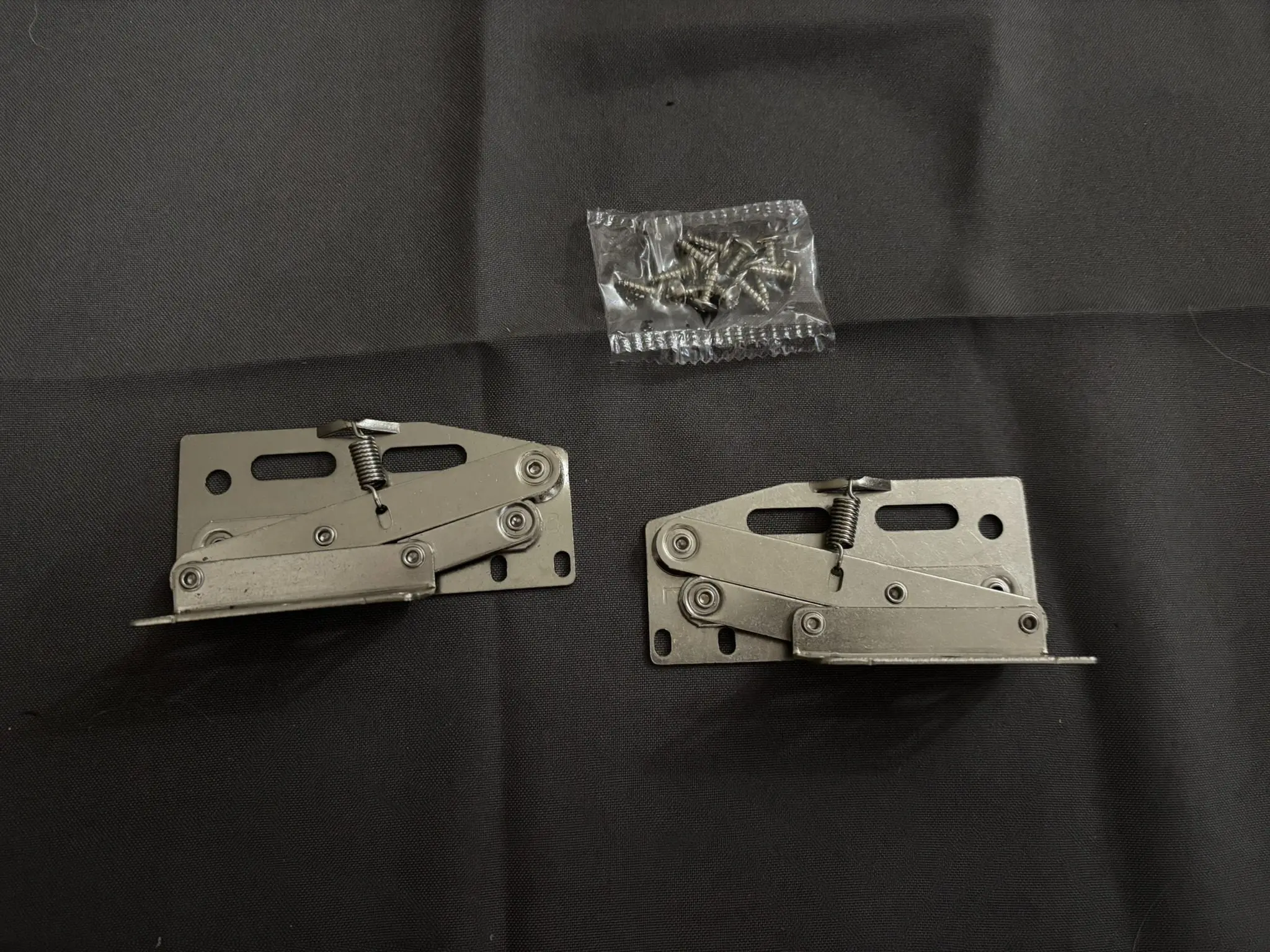 Spring-Loaded Scissor Hinge Cabinet Hinges / Folding Door Lift (Pair)