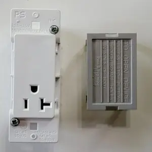 Pass and Seymour SC830 self-contained receptacle 20A 125V front