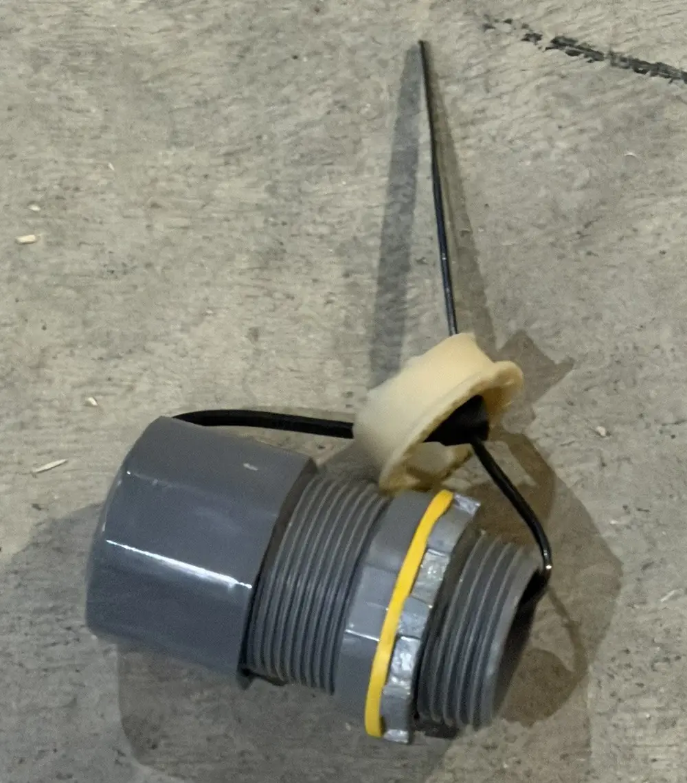 Arlington LPCG757 3/4 inch liquid-tight strain relief cord connector out of the box