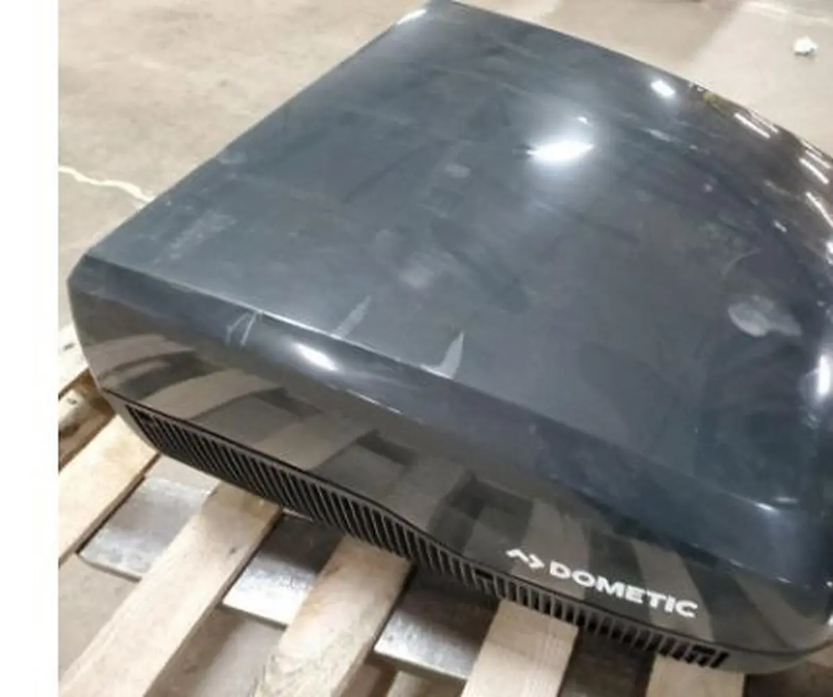 Top view of Dometic FreshJet 3 black shroud