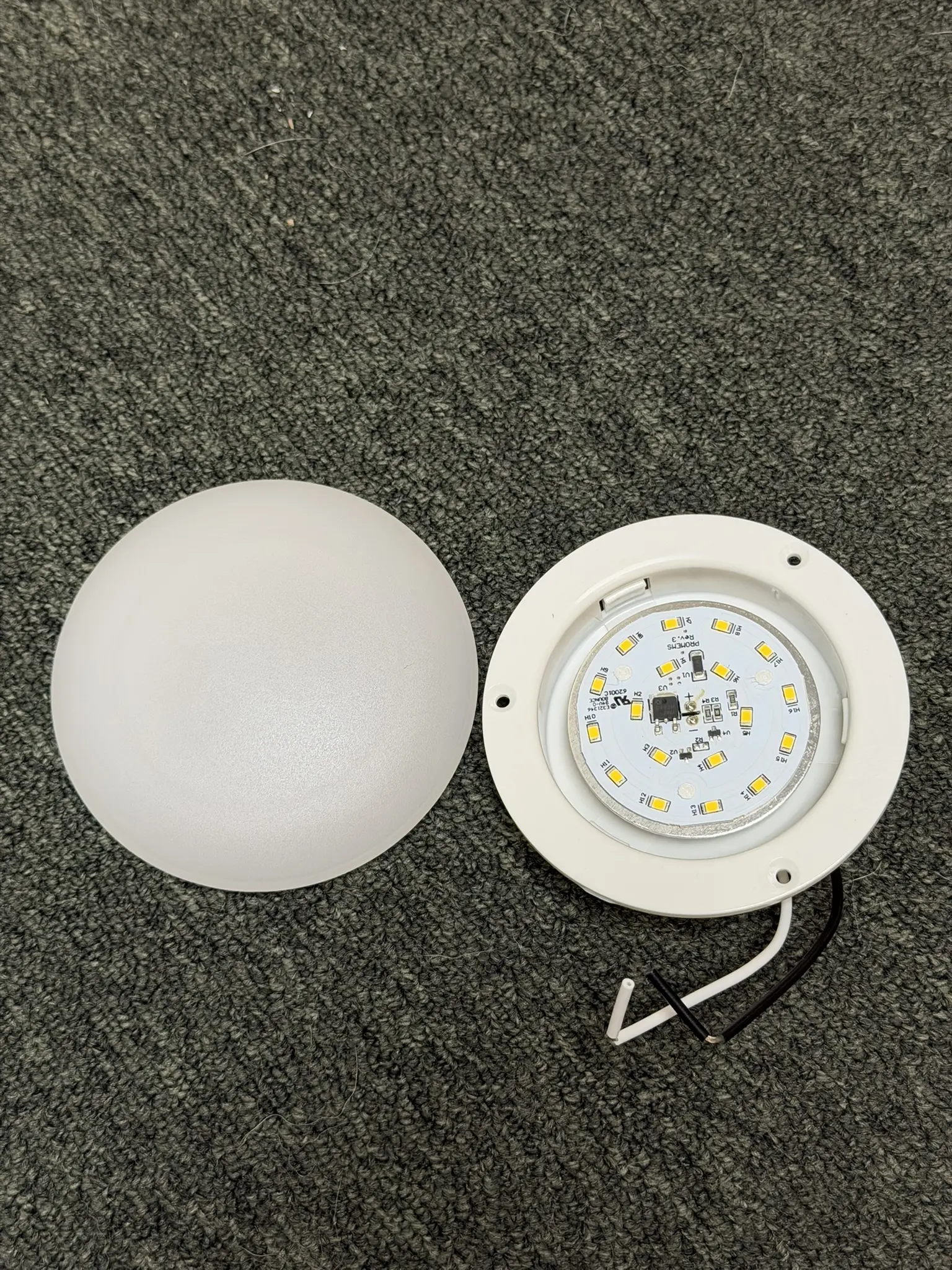 4W RV LED ceiling light PM-RV12V-PA4 with frosted lens removed showing 18 LEDs